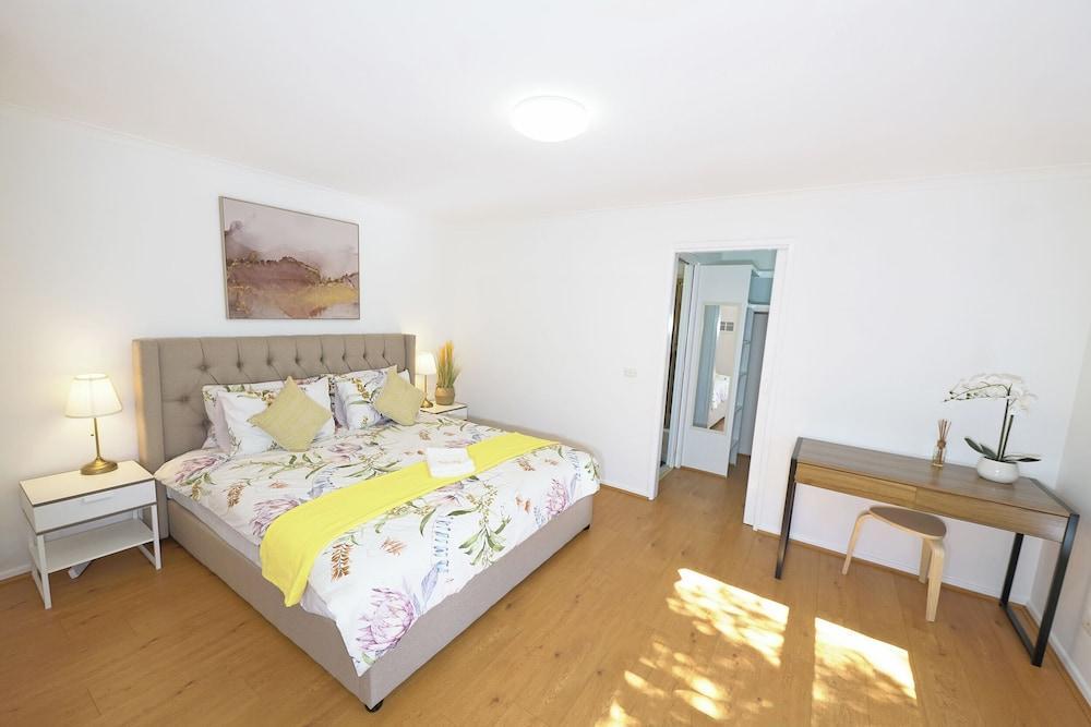 Melbourne 4BRM Staycation Parkside Room Type - Family House Melbourne 4BRM Staycation Parkside Room Type - Family House