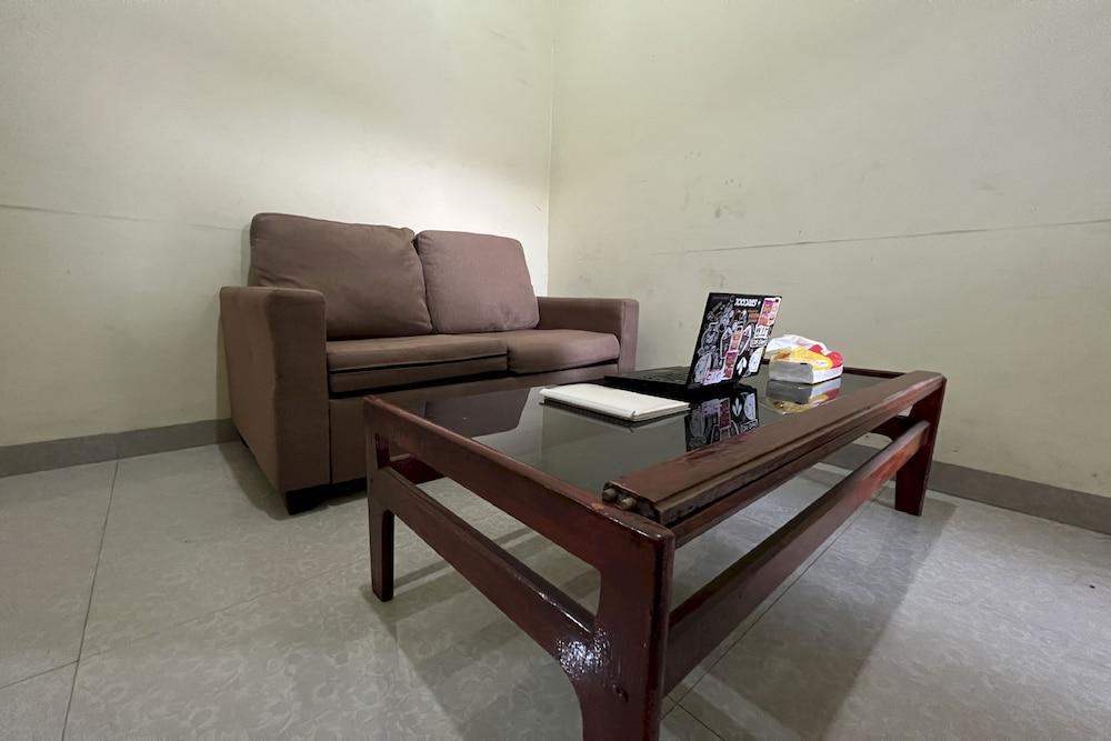SPOT ON 93997 Sutangkas Kost