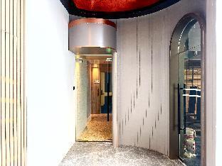 Qube Hotel by 98hospitality - Tap to explore photos