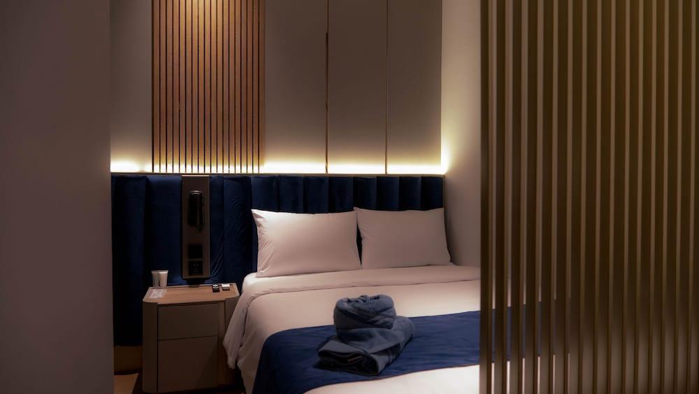 Qube Hotel by 98hospitality Room Type - Superior Single Room
