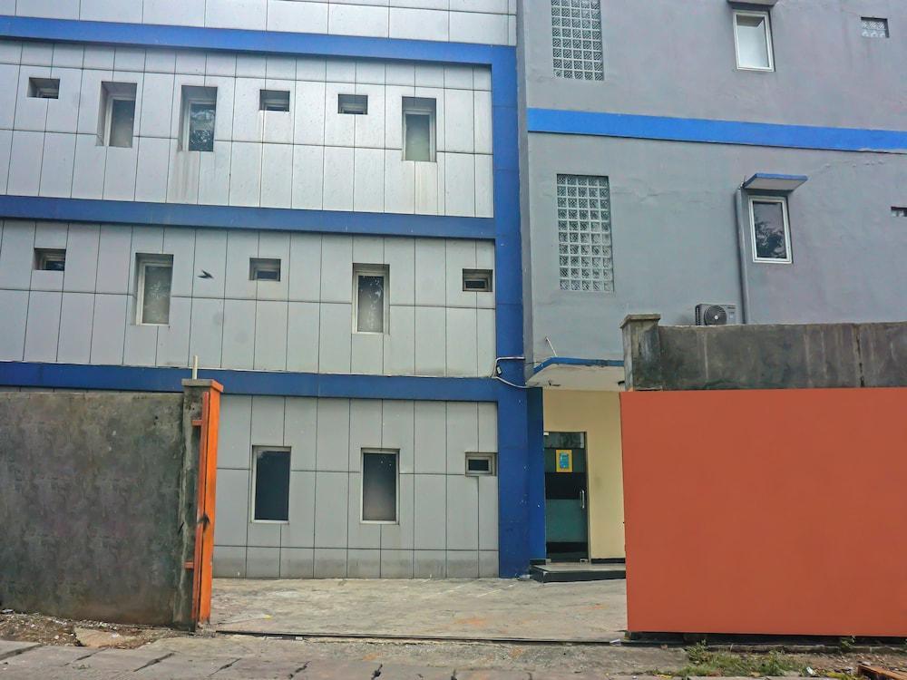 OYO 93960 Mirage Haven