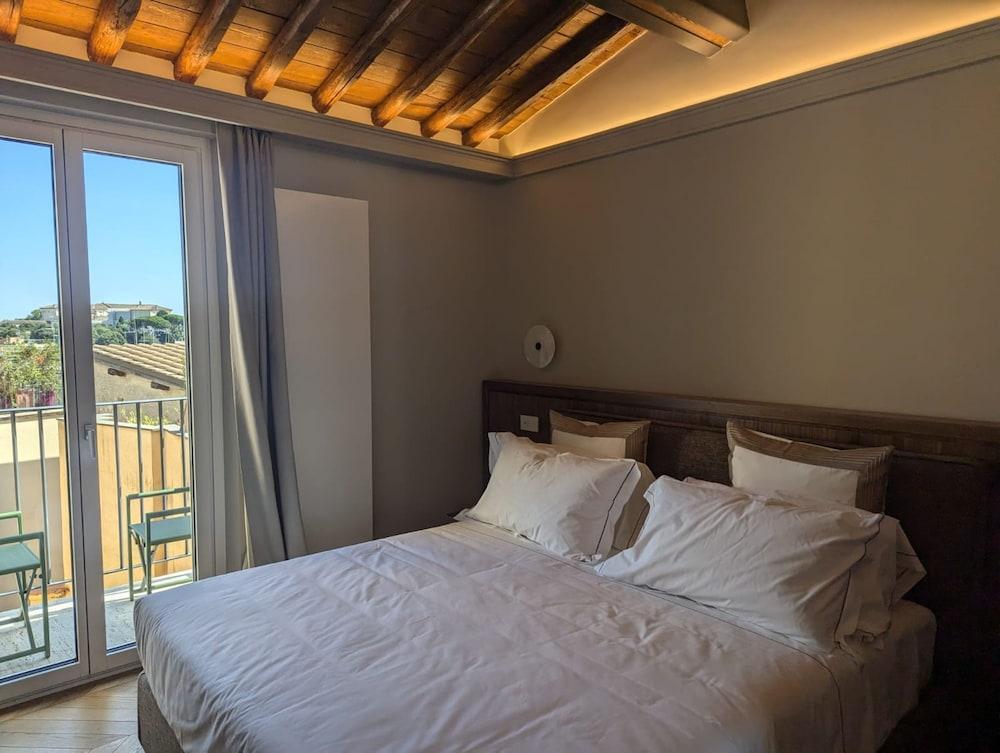 Treasurerome Eden Penthouse Suite 2BR - Tap to explore photos