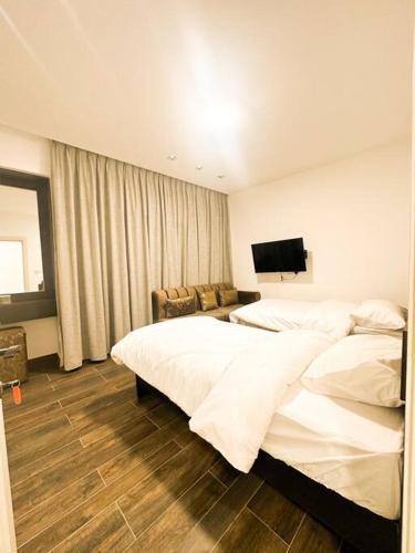 Central Apartment For Rent 24 - Tap to explore photos