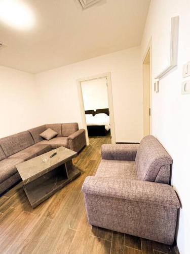 Central Apartment For Rent 28 - Tap to explore photos