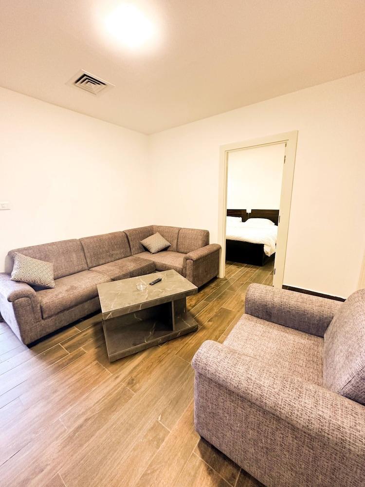 Central Apartment For Rent 28 Room Type - Apartment, 1 Bedroom, Accessible, Smoking Central Apartment For Rent 28 Room Type - Apartment, 1 Bedroom, Accessible, Smoking