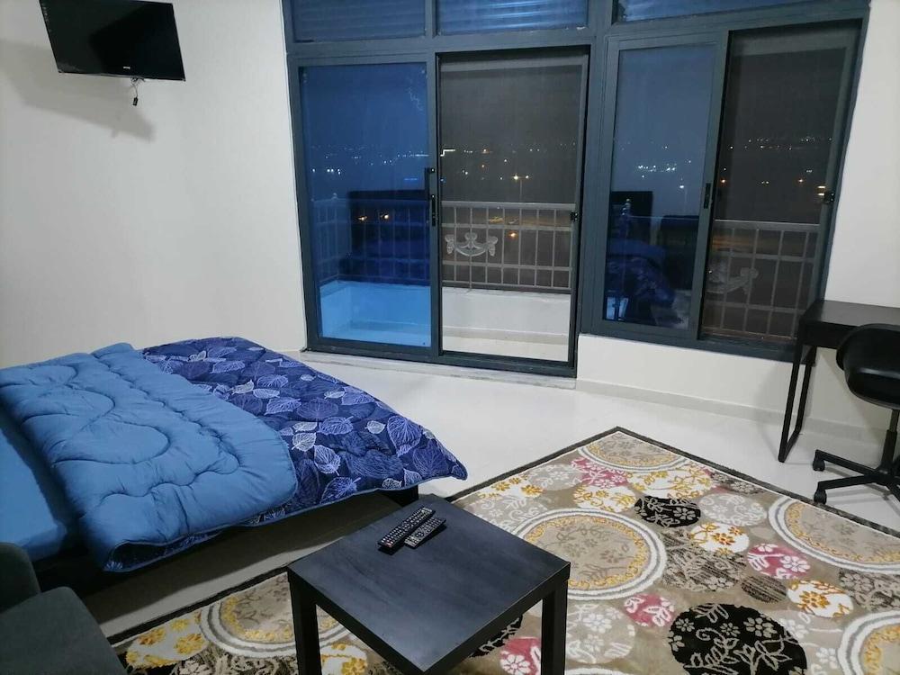 Durrat al Israa Residence Room Type - Deluxe Double Room, 1 King Bed