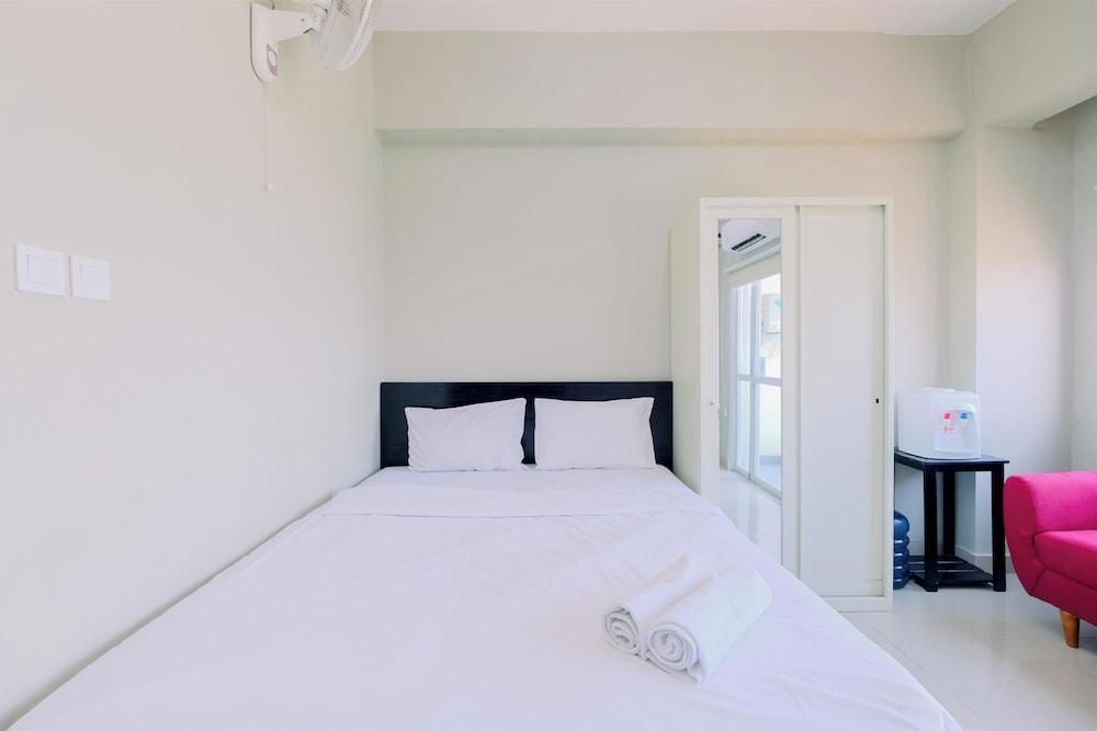 Homey And Restful Studio Royal Sentul Park Apartment Room Type - Studio