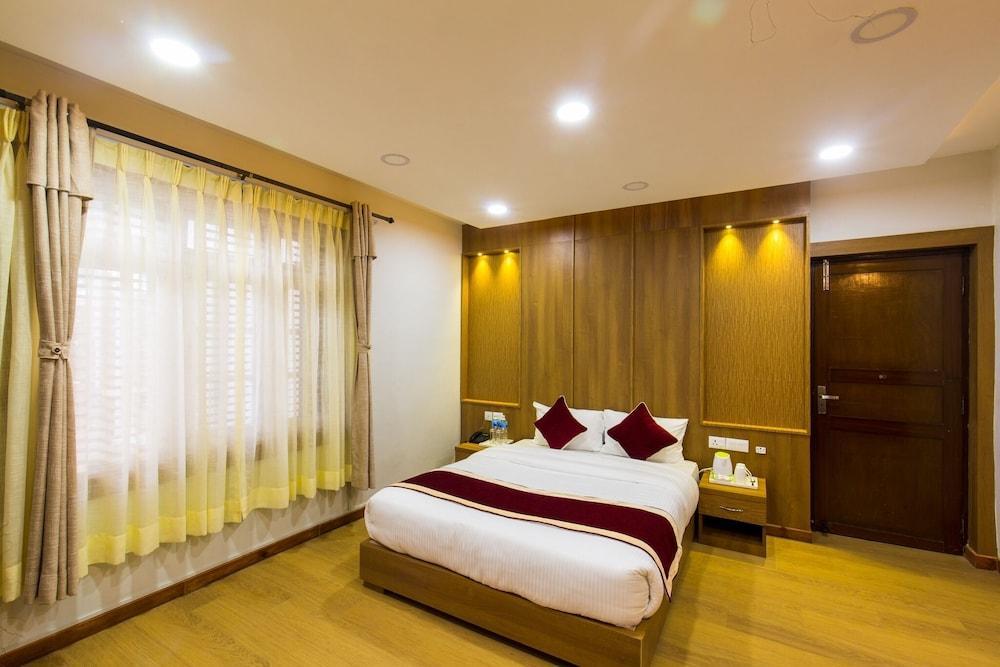 Paradise Hills Resort Hotel Room Type - Deluxe Room