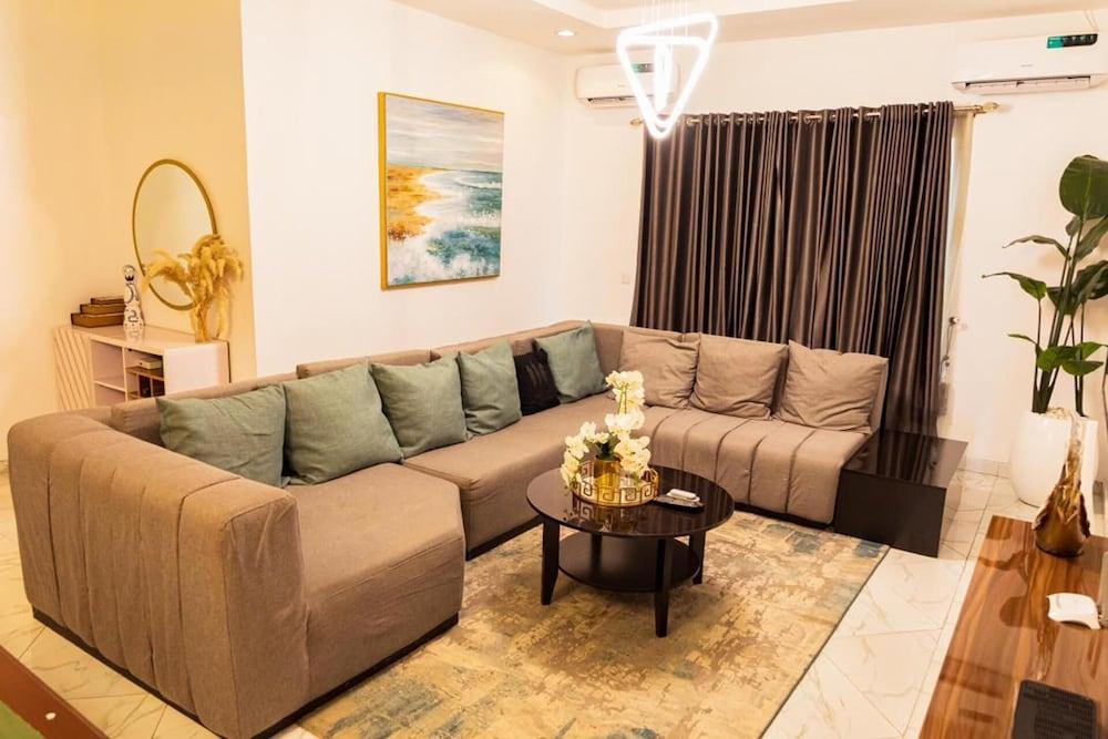 Stunning 2-bed Apartment in Lekki - Tap to explore photos