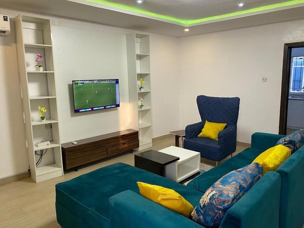 Captivating 3-bed Apartment in Lagos - Tap to explore photos