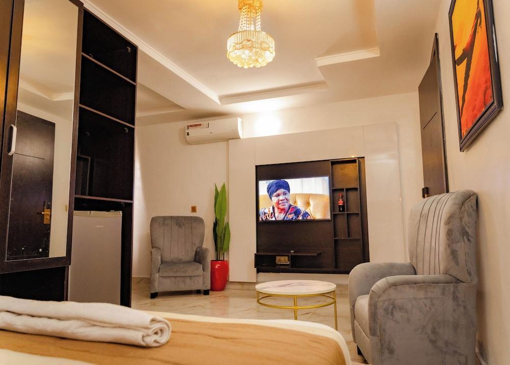 247 Luxury Hotel Room Type - Executive Triple Room 247 Luxury Hotel Room Type - Executive Triple Room