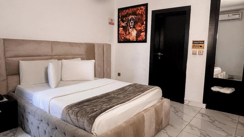 247 Luxury Hotel Room Type - Deluxe Double or Twin Room