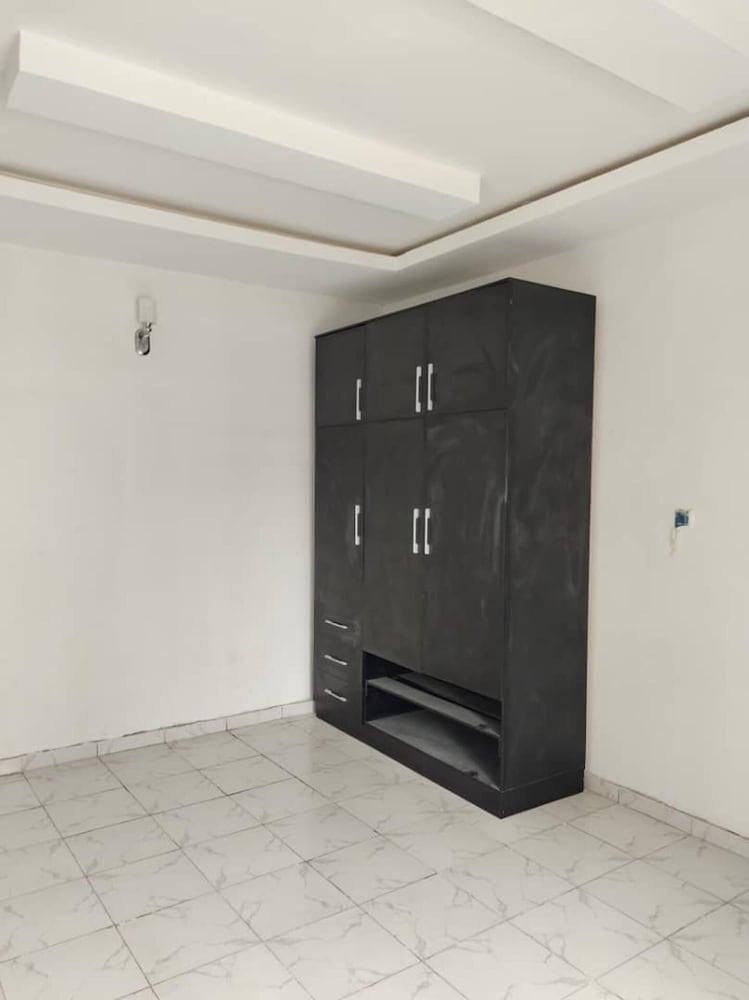 Beautiful 2-bed Apartment in Badore, First Unity - Tap to explore photos