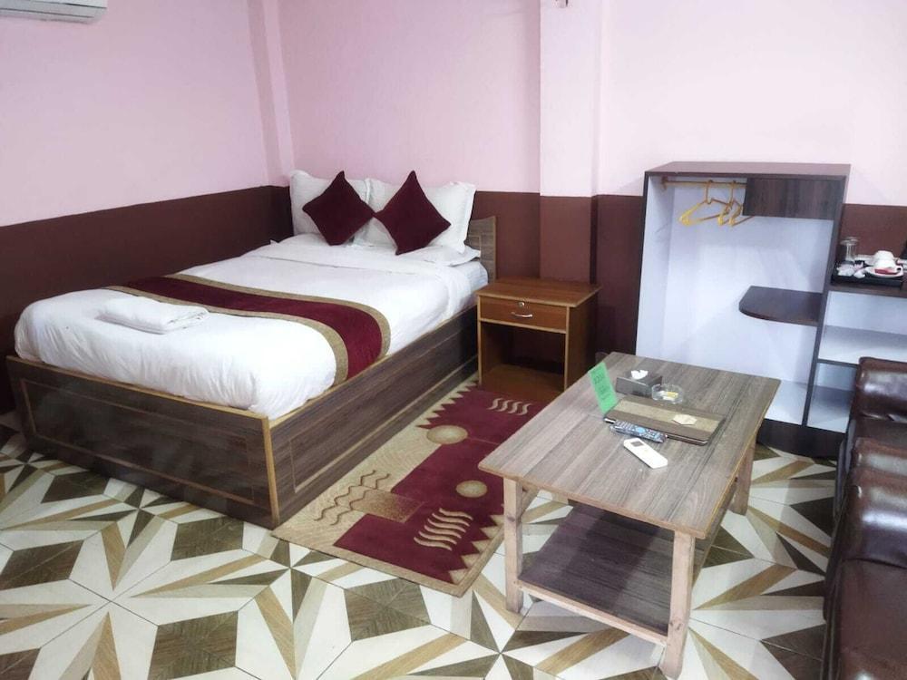 Hotel View Salleri Room Type - Deluxe Double Room, Garden View