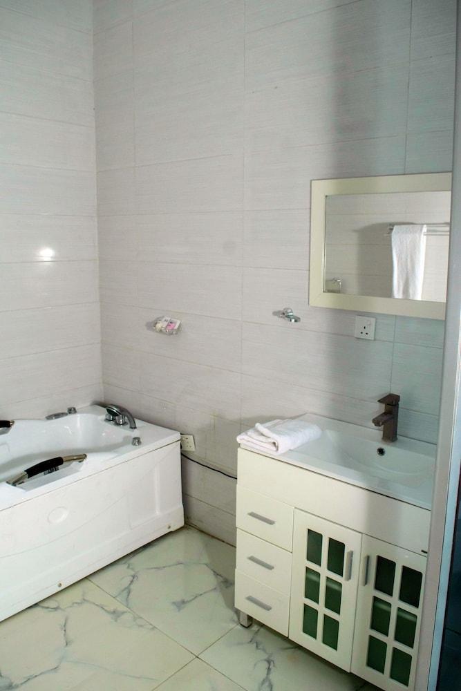 Ocean Park Hotel  Lekki Phase 1 - Tap to explore photos