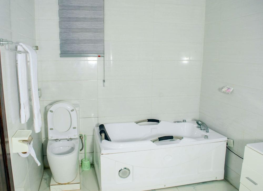Ocean Park Hotel  Lekki Phase 1 - Tap to explore photos
