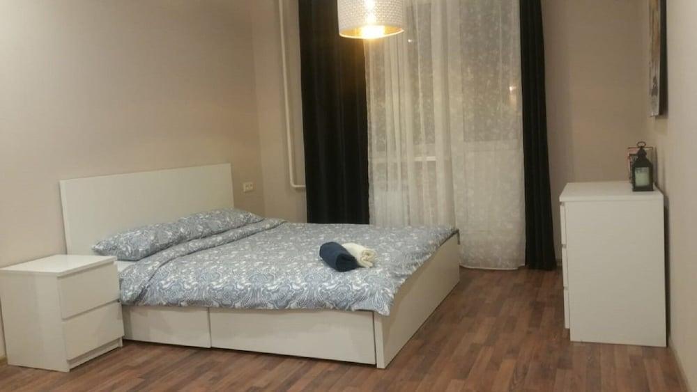 Apartment on Prishvina 23 - Tap to explore photos