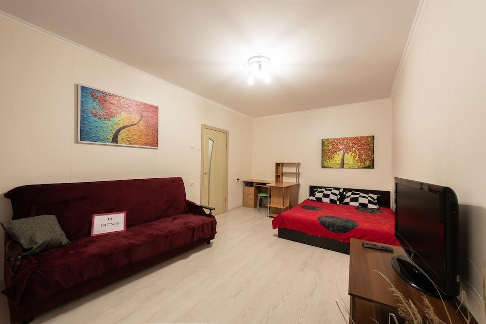 Apartment on Vertolyotchikov 13 - Tap to explore photos