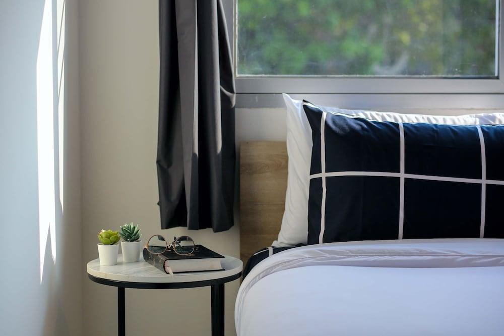 Black Turtle Room Type - Family Double Room, Private Bathroom, City View