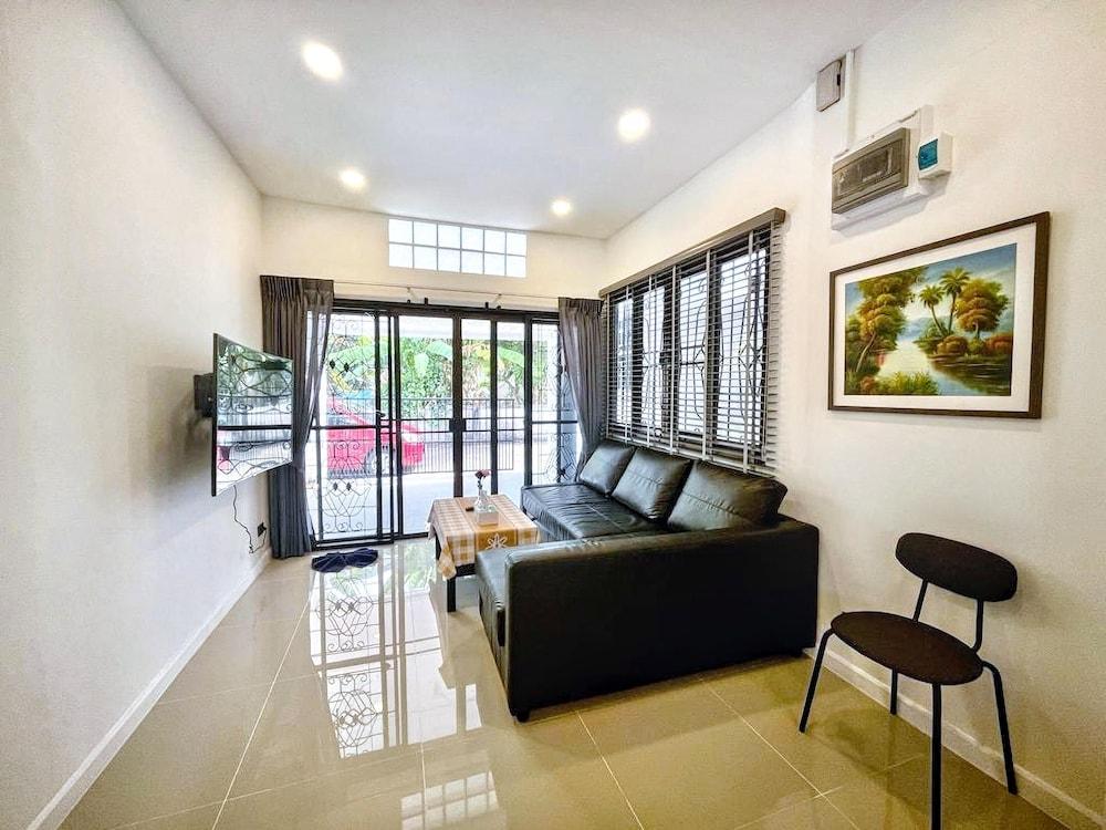 Bayok 11 - 2 Bedrooms 2 Bathrooms Villa Near Kathu Waterfall - Tap to explore photos