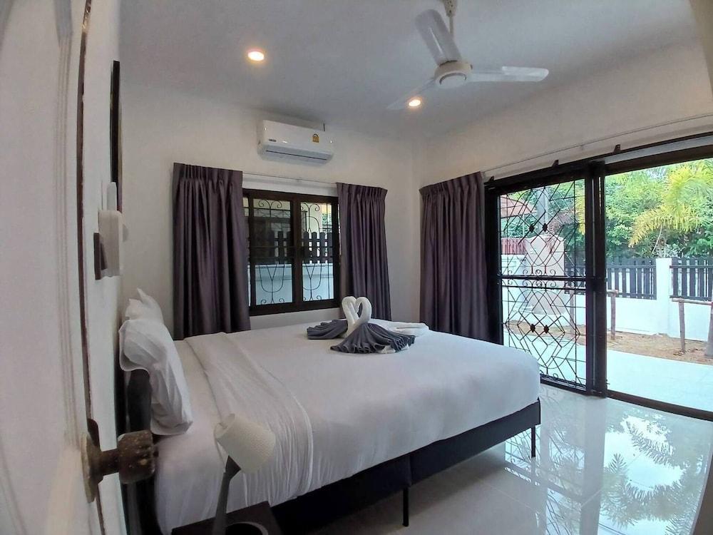 Bayok 11 - 2 Bedrooms 2 Bathrooms Villa Near Kathu Waterfall - Tap to explore photos