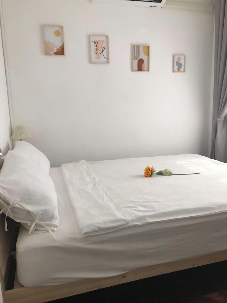 3 Bedroom Villa Din Daeng BKK Room Type - Family House