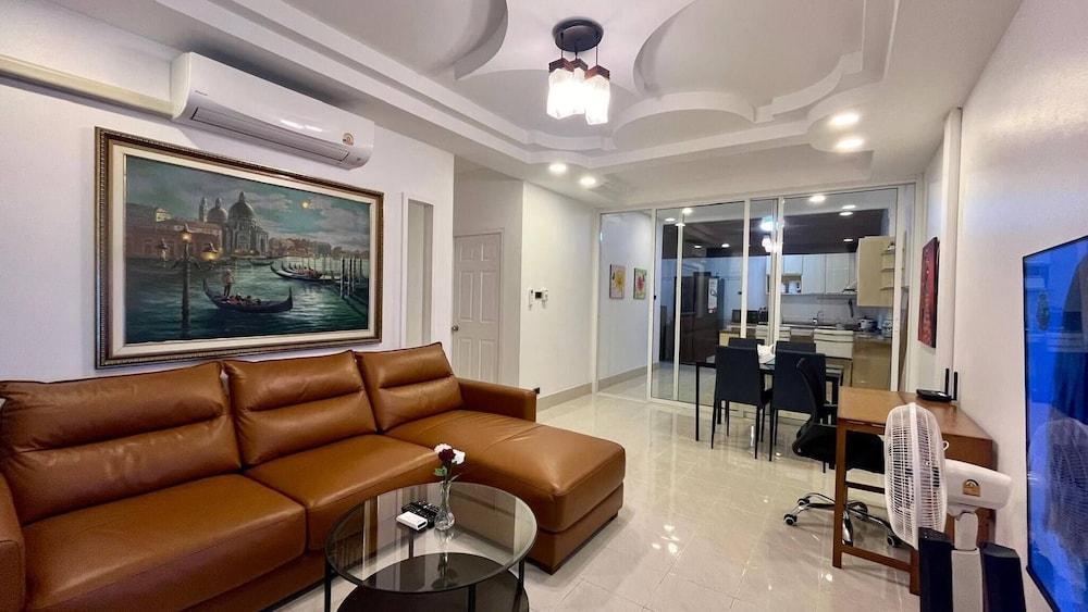 Honeymoon Single Home 2bedrooms With 2bathrooms nea Phuket Town at KIS School - Tap to explore photos