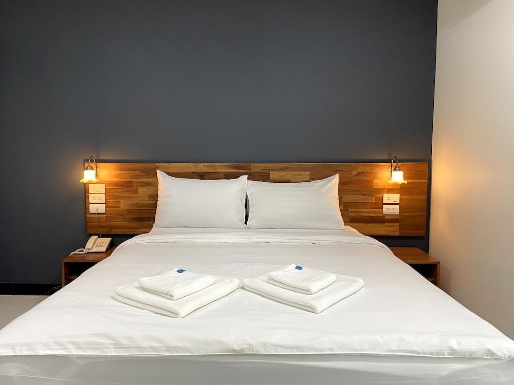 OK Hotel Bangkok Room Type - Superior Double Room
