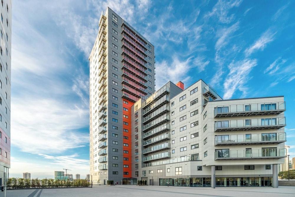 Skyvillion - River View Mins To O2 & London Excel