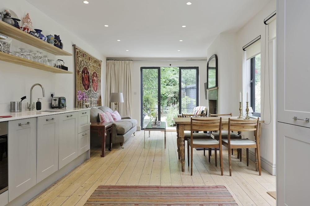 Gorgeous Garden Flat Kensal 1- bed - Tap to explore photos