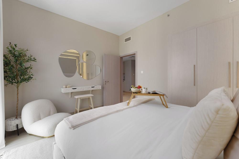 Maison Privee - Charming Retreat w/ Panoramic Views on Yas Island - Tap to explore photos