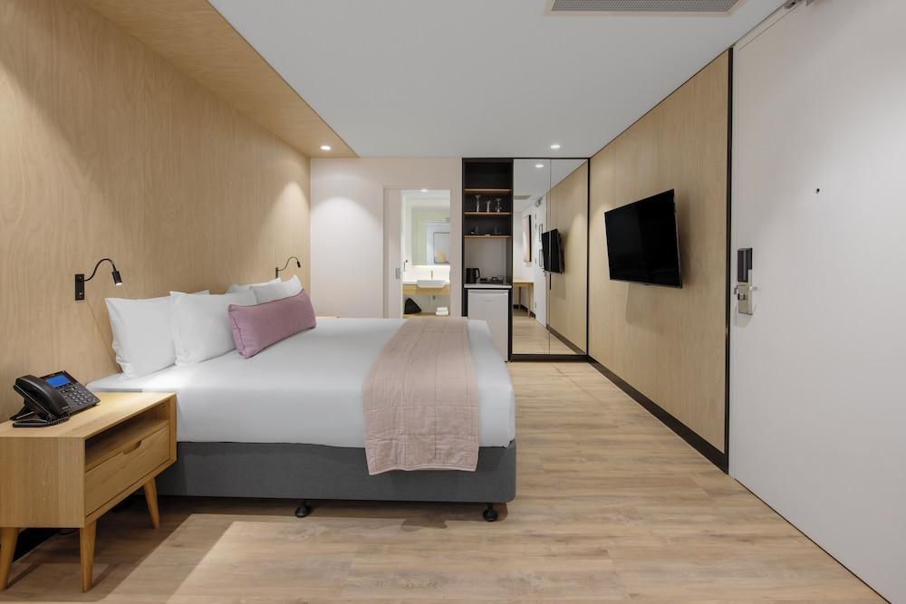 Haberfield Hotel Room Type - Superior King Room