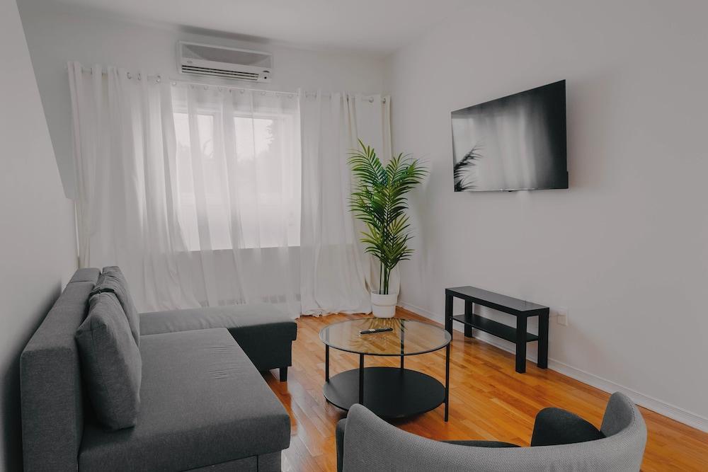 Lum The Queen Room Type - Deluxe Suite