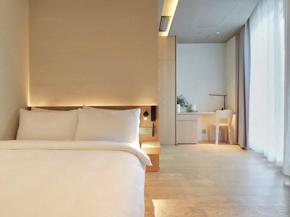 The Yard Boutique Hotel Shanghai - Tap to explore photos