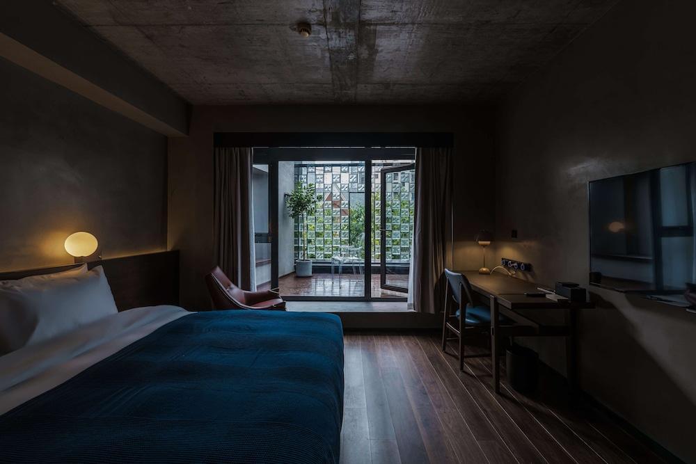 Neobridge Hotel Room Type - Design Room
