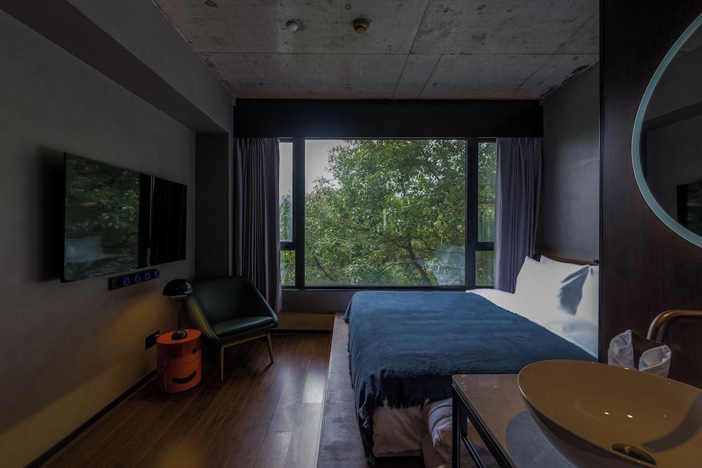 Neobridge Hotel Room Type - Business Room