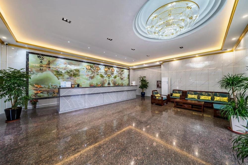 Shanghai Wanzhen Leisure Village - Tap to explore photos