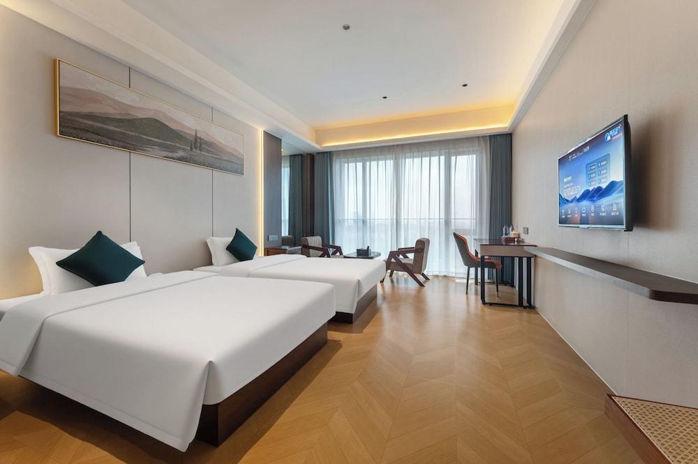 Side Apartment Room Type - Superior Twin Room, City View