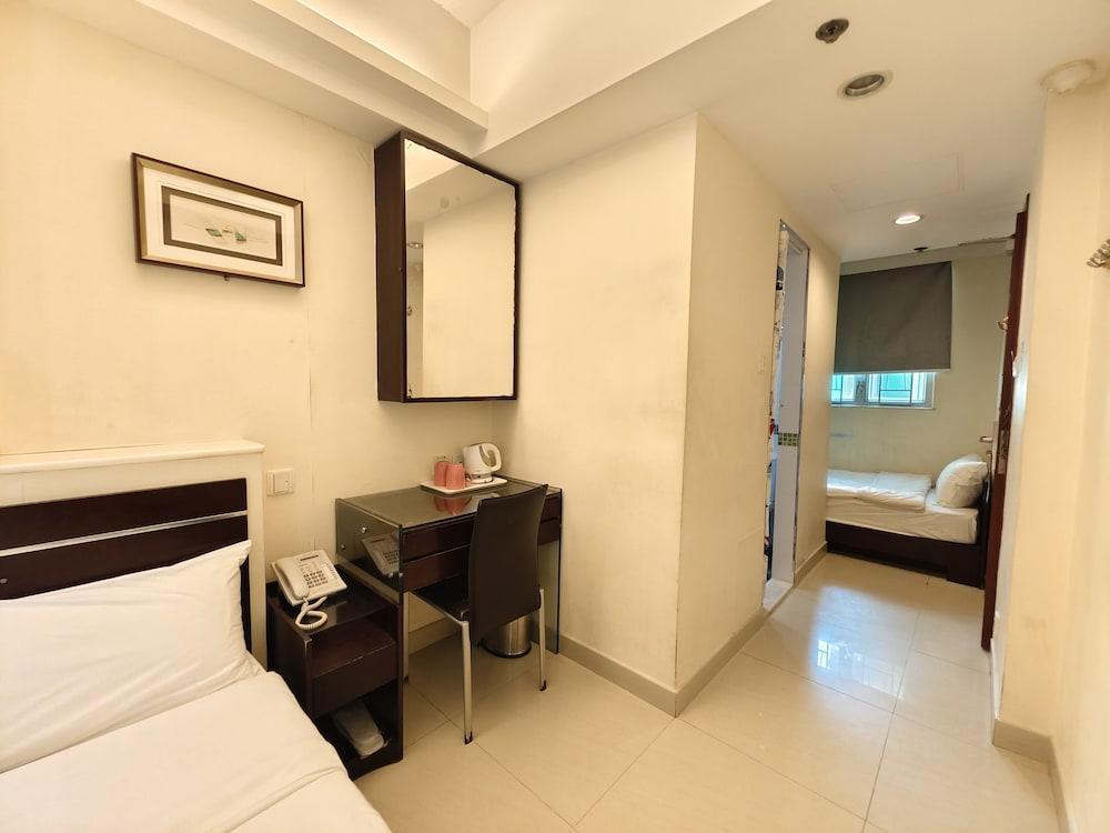 Metacity MK Room Type - Economy Triple Room