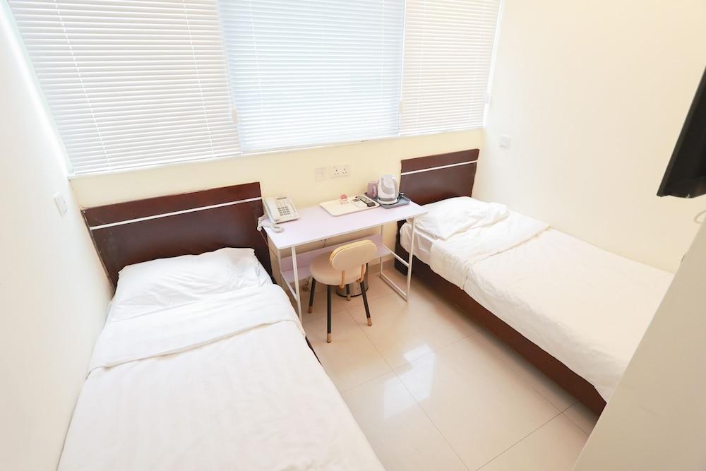 Metacity MK Room Type - Economy Double or Twin Room