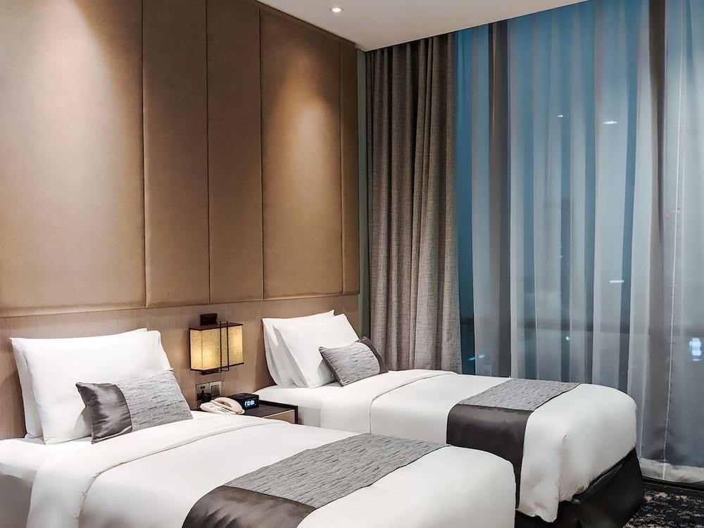 Mangkuluhur Residences by Lorin Room Type - Business Room, 2 Twin Beds