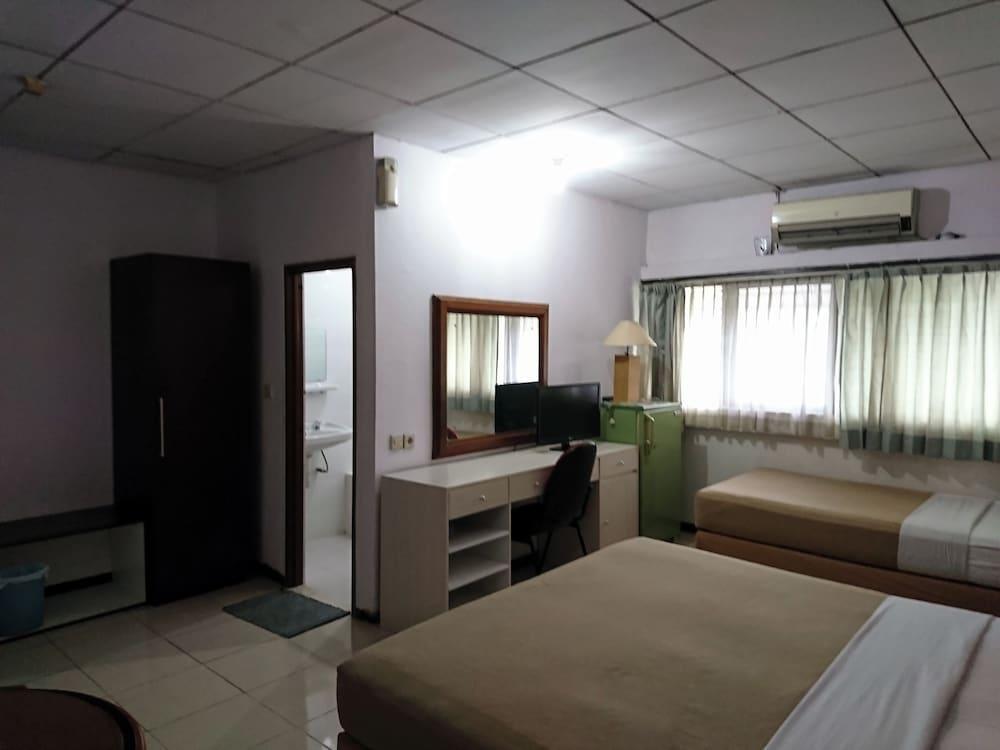 Wisma Shalom Room Type - Basic Triple Room, Non Smoking