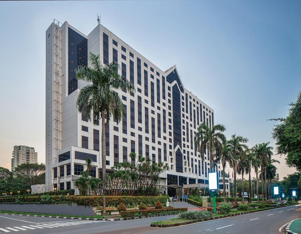 Artotel Gelora Senayan Jakarta - Tap to explore photos