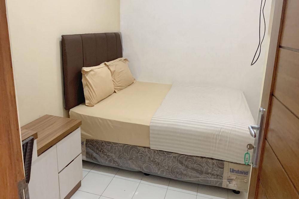 Residence 21 Syariah Room Type - Standard Double Room