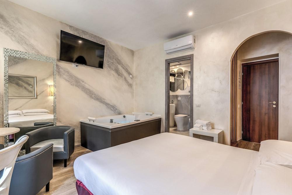 Hotel Santa Prassede - Tap to explore photos