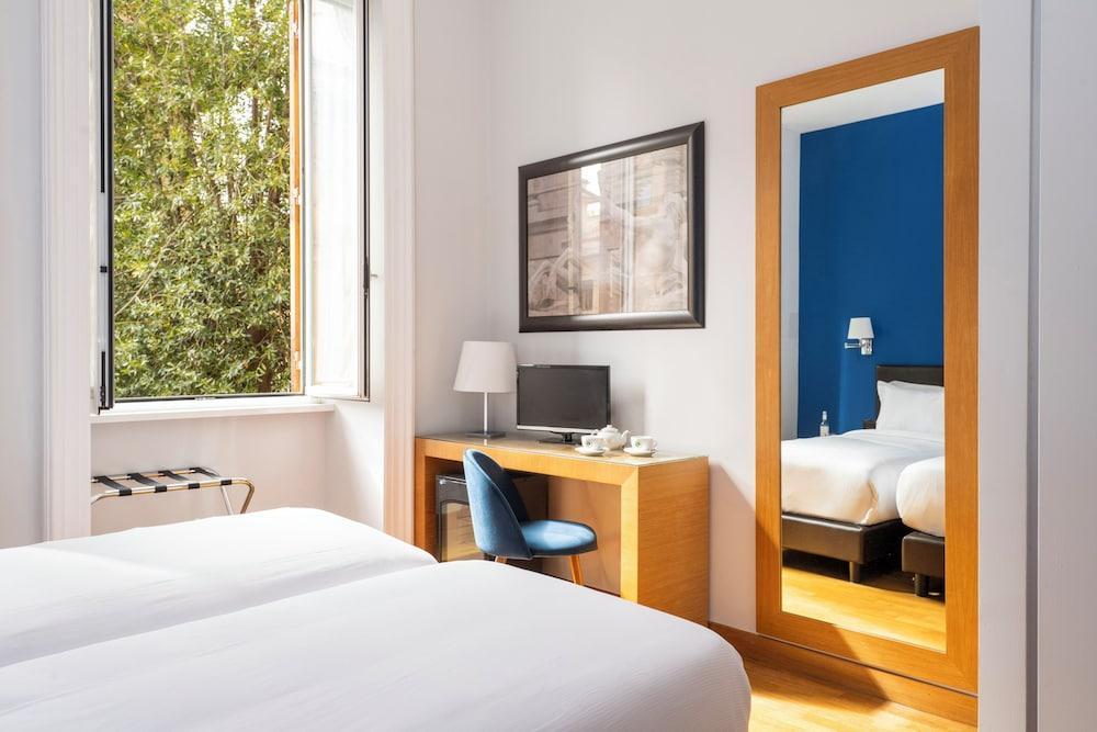 Sky Blue Place Rome Room Type - Standard Double or Twin Room, City View