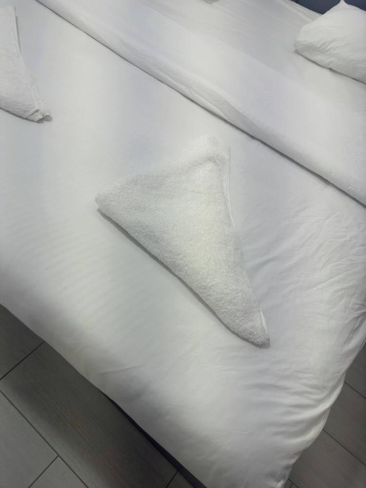 Luxury Room Near Downtown - Tap to explore photos