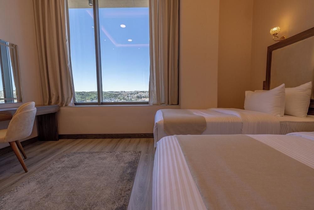 Jeddah Homes Room Type - Junior Twin Room, 1 Bedroom, Non Smoking, City View