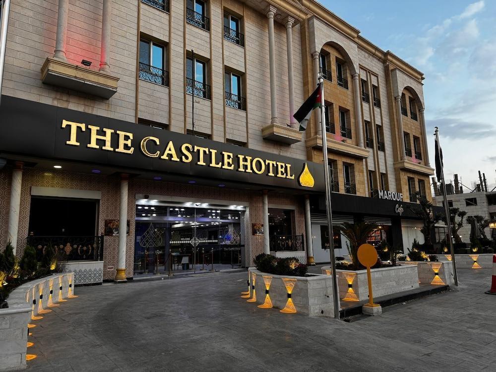 The Castle hotel - Tap to explore photos