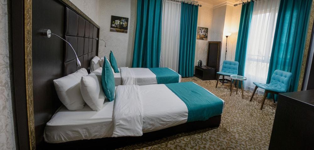 The Castle hotel Room Type - Deluxe Twin Room